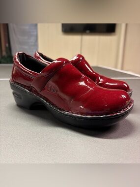 BOC Born B.O.C. Concept Margaret Red Clogs Patent‎ Clogs Shoes Sz 7/ 38